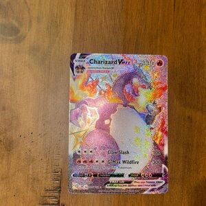 Charizard VMAX Pokémon Card